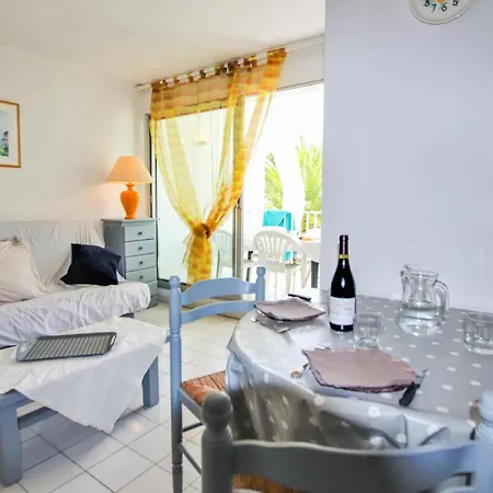 Cozy In Motte With Kitchen *